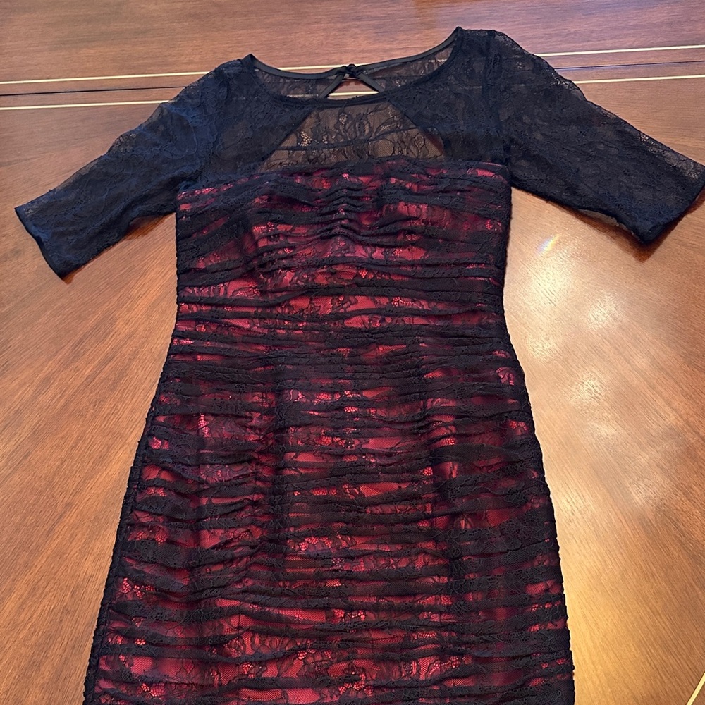 Monique Lhuillier LM Black Lace & Red Ruched Cocktail Dress Size 4 - Picture 12 of 14